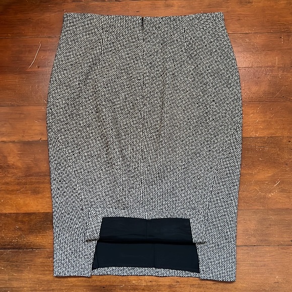 Emporio Armani Wool Blend Houndstooth Skirt - Picture 6 of 16